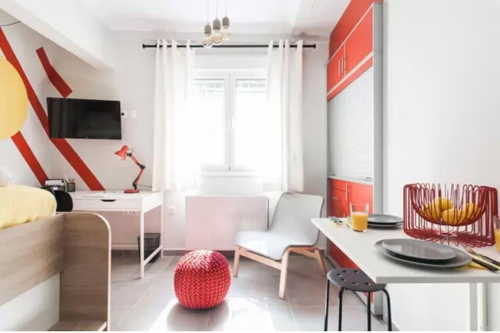 Colorful Apartment In Афіни Екстер'єр фото